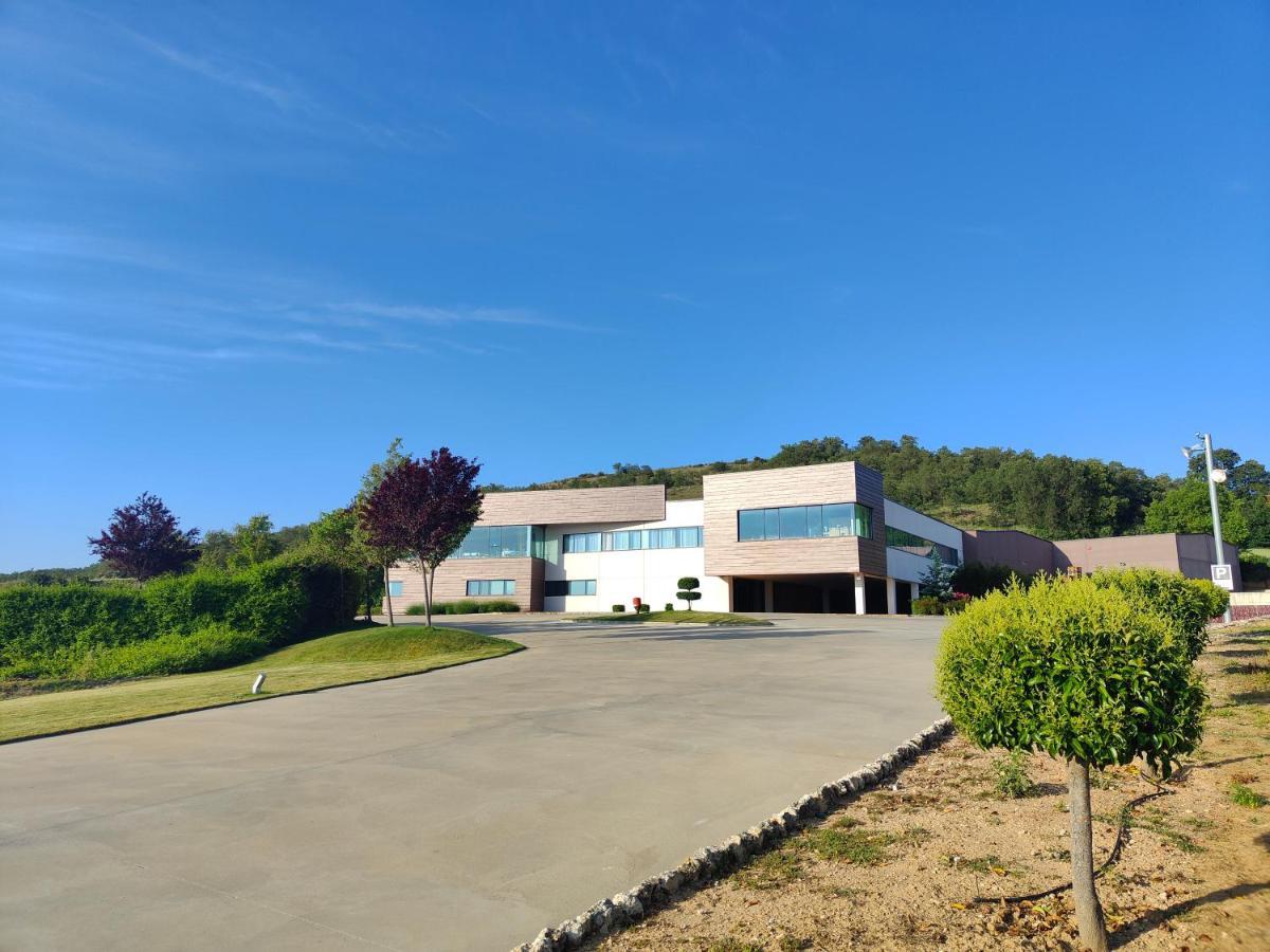 Bodegas Traslascuestas - Grupo Pierola Valcavado de Roa